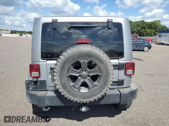✅ 2014 Jeep Wrangler Unlimited Sahara • VIN: 1C4BJWEG9EL108847 • Lot: 70563165. Wystawiony na Copart z przebiegiem 172 316 mil. Bezpłatny archiwum sprzedaży aukcyjnych z USA i szczegółowy raport historii pojazdu na DreamBid. Zdjęcie 6.