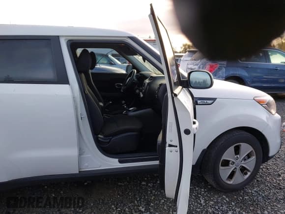 ✅ 2016 Kia Soul • VIN: KNDJN2A24G7386716 • Lot: 43474843. Wystawiony na IAAI z przebiegiem 96 779 mil. Bezpłatny archiwum sprzedaży aukcyjnych z USA i szczegółowy raport historii pojazdu na DreamBid. Zdjęcie 5.