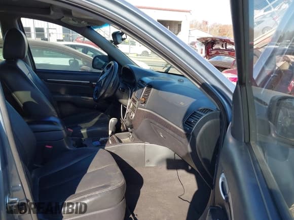 ✅ 2009 Hyundai Santa Fe Limited • VIN: 5NMSH13E09H324836 • Lot: 43737715. Wystawiony na IAAI z przebiegiem 222 257 mil. Bezpłatny archiwum sprzedaży aukcyjnych z USA i szczegółowy raport historii pojazdu na DreamBid. Zdjęcie 5.