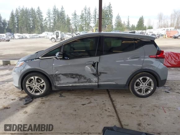 ✅ 2020 Chevrolet Bolt EV LT • VIN: 1G1FY6S02L4123808 • Lot: 41413801. Wystawiony na IAAI z przebiegiem 44 133 mil. Bezpłatny archiwum sprzedaży aukcyjnych z USA i szczegółowy raport historii pojazdu na DreamBid. Zdjęcie 14.