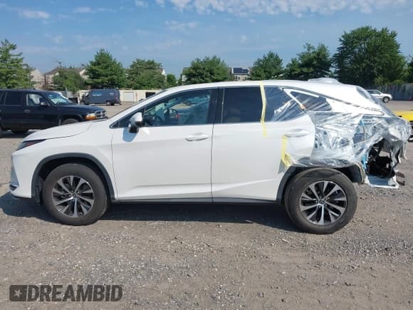 ✅ 2020 Lexus RX 350L • VIN: JTJHZKFA8L2026372 • Lot: 42823075. Listed on IAAI with 28,927 mi. Free auction sales archive from the USA and detailed vehicle history report at DreamBid. Image 14.