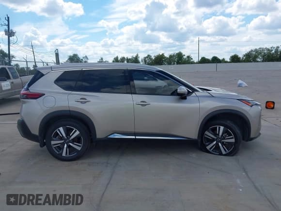 ✅ 2023 Nissan Rogue SL • VIN: JN8BT3CA8PW007263 • Lot: 43475043. Wystawiony na IAAI z przebiegiem 25 991 mil. Bezpłatny archiwum sprzedaży aukcyjnych z USA i szczegółowy raport historii pojazdu na DreamBid. Zdjęcie 14.