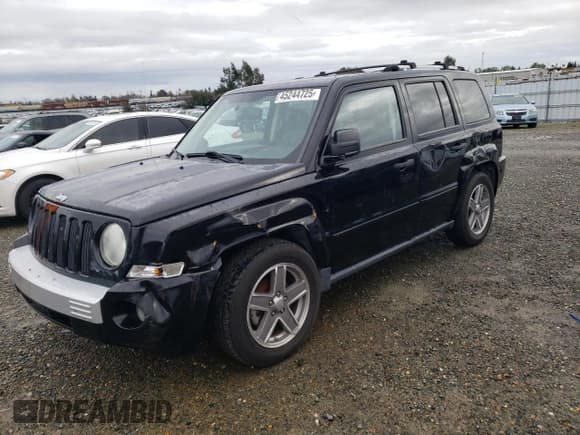✅ 2007 Jeep Patriot Limited • VIN: 1J8FF48W07D322321 • Lot: 45244725. Listed on Copart with 151,451 mi. Free auction sales archive from the USA and detailed vehicle history report at DreamBid. Image 1.