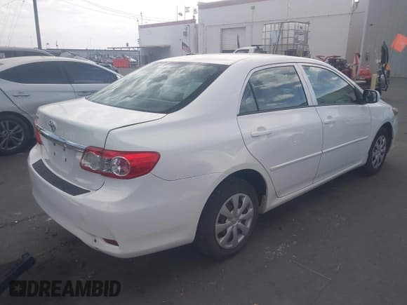 ✅ 2013 Toyota Corolla L • VIN: 2T1BU4EEXDC070061 • Лот: 43196677. Опубликован ранее на IAAI с пробегом 129 382 миль. Бесплатный доступ к архиву аукционных продаж из США и подробный отчёт об истории автомобиля на DreamBid. Изображение 4.