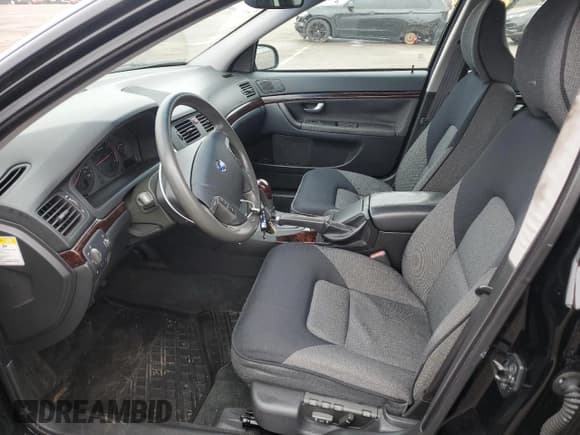 ✅ 2003 Volvo S80 2.9L • VIN: YV1TS92D331314617 • Lot: 50016005. Listed on Copart with 81,855 mi. Free auction sales archive from the USA and detailed vehicle history report at DreamBid. Image 7.