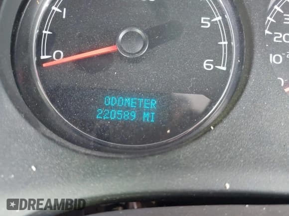 ✅ 2009 Chevrolet Suburban LS • VIN: 1GNFC16029R201204 • Lot: 42855407. Listed on IAAI with 220,289 mi. Free auction sales archive from the USA and detailed vehicle history report at DreamBid. Image 7.