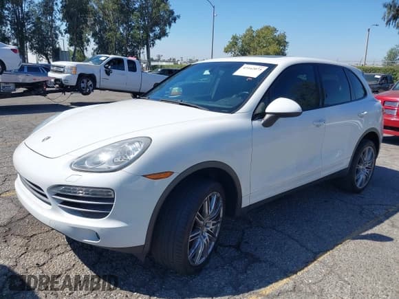 ✅ 2014 Porsche Cayenne S • VIN: WP1AB2A27ELA55947 • Lot: 43162075. Listed on IAAI with 125,159 mi. Free auction sales archive from the USA and detailed vehicle history report at DreamBid. Image 22.