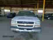 2004 Chevrolet Silverado 1500 LS z VIN 1GCEC14V54Z196818, wystawiony jako Copart lot #57126145 z przebiegiem Nie podano mil oraz Szkoda całkowita • Salvage title. Historia ofert i sprzedaży dostępna na DreamBid. Obrazek 13.
