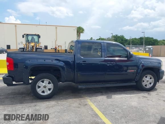 ✅ 2008 Chevrolet Silverado 1500 LTZ • VIN: 2GCEK13Y581224016 • Lot: 42927617. Listed on IAAI with 158,185 mi. Free auction sales archive from the USA and detailed vehicle history report at DreamBid. Image 13.
