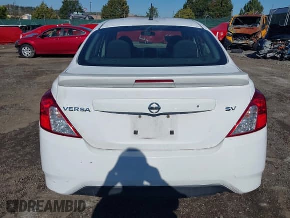 ✅ 2017 Nissan Versa S Plus • VIN: 3N1CN7AP6HL850106 • Lot: 43409332. Wystawiony na IAAI z przebiegiem 113 942 mil. Bezpłatny archiwum sprzedaży aukcyjnych z USA i szczegółowy raport historii pojazdu na DreamBid. Zdjęcie 16.