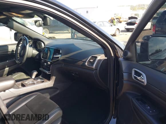 ✅ 2019 Jeep Grand Cherokee Upland • VIN: 1C4RJFAG7KC837588 • Lot: 43133931. Listed on IAAI with 54,388 mi. Free auction sales archive from the USA and detailed vehicle history report at DreamBid. Image 5.