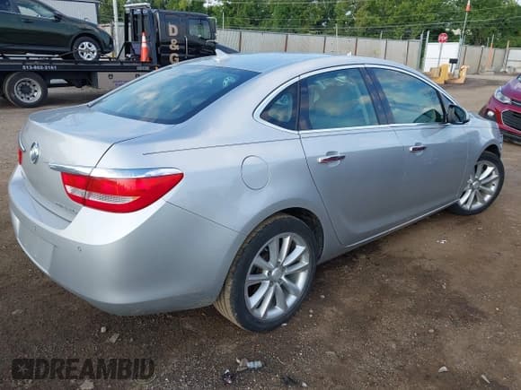✅ 2014 Buick Verano Convenience Group • VIN: 1G4PR5SK8E4155729 • Lot: 42996367. Wystawiony na IAAI z przebiegiem 111 072 mil. Bezpłatny archiwum sprzedaży aukcyjnych z USA i szczegółowy raport historii pojazdu na DreamBid. Zdjęcie 4.