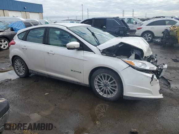 ✅ 2016 Ford Focus Electric • VIN: 1FADP3R41GL257400 • Lot: 82003833. Listed on Copart with 69,426 mi. Free auction sales archive from the USA and detailed vehicle history report at DreamBid. Image 4.