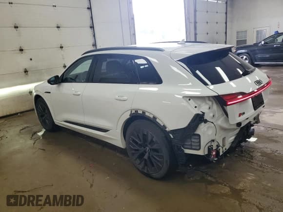 ✅ 2024 Audi Q8 e-tron • VIN: WA16AAGE8RB032446 • Lot: 67970835. Listed on Copart with 15,265 mi. Free auction sales archive from the USA and detailed vehicle history report at DreamBid. Image 2.