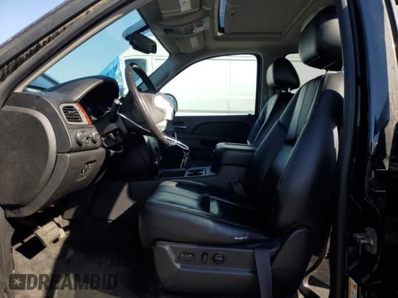 ✅ 2013 Chevrolet Suburban LT • VIN: 1GNSKJE70DR287802 • Lot: 81773405. Listed on Copart with 122,377 mi. Free auction sales archive from the USA and detailed vehicle history report at DreamBid. Image 7.