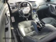 ✅ 2013 Hyundai Elantra SE • VIN: KMHDH6AE2DU011809 • Lot: 47988945. Wystawiony na Copart z przebiegiem 157 813 mil. Bezpłatny archiwum sprzedaży aukcyjnych z USA i szczegółowy raport historii pojazdu na DreamBid. Zdjęcie 8.