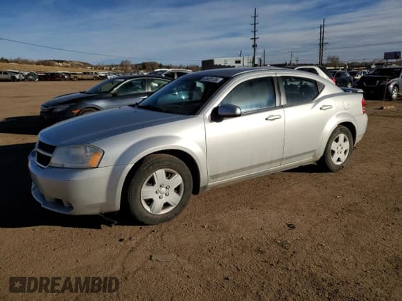 ✅ 2010 Dodge Avenger SXT • VIN: 1B3CC4FB5AN189271 • Лот: 43425135. Опубликован ранее на Copart с пробегом 122 430 миль. Бесплатный доступ к архиву аукционных продаж из США и подробный отчёт об истории автомобиля на DreamBid. Изображение 1.