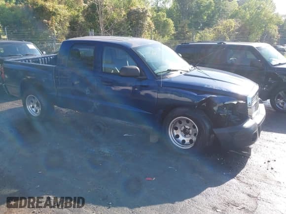 ✅ 2007 Dodge Dakota ST • VIN: 1D3HW28P77S173518 • Лот: 42055934. Опубликован ранее на IAAI с пробегом 165 794 миль. Бесплатный доступ к архиву аукционных продаж из США и подробный отчёт об истории автомобиля на DreamBid. Изображение 1.