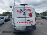 ✅ 2021 Ford Transit Cargo • VIN: 1FTBR1C87MKA81434 • Lot: 41759890. Wystawiony na IAAI z przebiegiem 221 227 mil. Bezpłatny archiwum sprzedaży aukcyjnych z USA i szczegółowy raport historii pojazdu na DreamBid. Zdjęcie 16.