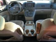 ✅ 2008 Hyundai Entourage GLS • VIN: KNDMC233986051225 • Лот: 72537714. Опубликован ранее на Copart с пробегом 173 143 миль. Бесплатный доступ к архиву аукционных продаж из США и подробный отчёт об истории автомобиля на DreamBid. Изображение 8.