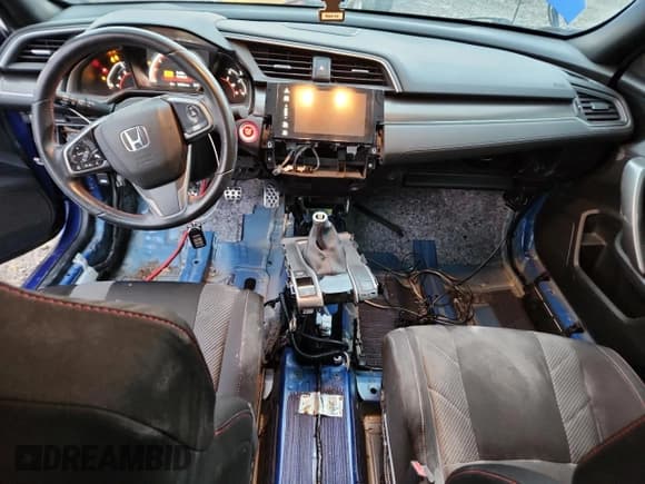 ✅ 2018 Honda Civic Si • VIN: 2HGFC3A50JH756763 • Лот: 92454145. Опубликован ранее на Copart с пробегом 48 431 миль. Бесплатный доступ к архиву аукционных продаж из США и подробный отчёт об истории автомобиля на DreamBid. Изображение 8.