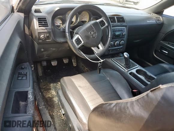 ✅ 2011 Dodge Challenger R/T • VIN: 2B3CJ5DTXBH589991 • Lot: 61130975. Listed on Copart with 206,596 mi. Free auction sales archive from the USA and detailed vehicle history report at DreamBid. Image 8.