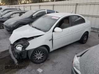 2007 Hyundai Accent GLS z VIN KMHCN46C07U097190, wystawiony jako Copart lot #83273024 z przebiegiem 156 340 mil mil oraz Nie do naprawy • Non repairable. Historia ofert i sprzedaży dostępna na DreamBid. Obrazek 1.
