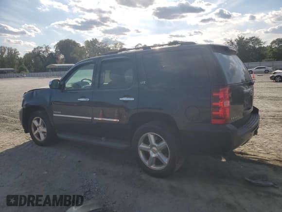 ✅ 2010 Chevrolet Tahoe LT • VIN: 1GNMCBE31AR210439 • Lot: 71150295. Listed on Copart with 225,218 mi. Free auction sales archive from the USA and detailed vehicle history report at DreamBid. Image 2.