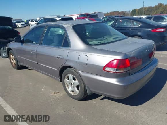 2000 Honda Accord EX с VIN 1HGCG1654YA014234, выставлен на аукционе IAAI как лот 43488342 с пробегом 275 038 миль миль и . История ставок и продаж доступна на DreamBid. Изображение 3.