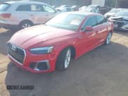 ✅ 2024 Audi A5 Sportback S line Premium Plus • VIN: WAUFACF53RA010702 • Lot: 43267956. Wystawiony na IAAI z przebiegiem 46 783 mil. Bezpłatny archiwum sprzedaży aukcyjnych z USA i szczegółowy raport historii pojazdu na DreamBid. Zdjęcie 2.