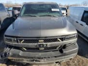 ✅ 2002 Chevrolet Silverado 2500HD LT • VIN: 1GCHK23U92F146694 • Lot: 82235334. Wystawiony na Copart z przebiegiem Nie podano. Bezpłatny archiwum sprzedaży aukcyjnych z USA i szczegółowy raport historii pojazdu na DreamBid. Zdjęcie 5.