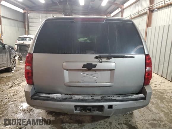 ✅ 2011 Chevrolet Suburban LS • VIN: 1GNSKHE38BR376102 • Lot: 87832845. Listed on Copart with 167,664 mi. Free auction sales archive from the USA and detailed vehicle history report at DreamBid. Image 6.