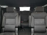 ✅ 2022 Chevrolet Suburban Premier • VIN: 1GNSKFKD9NR326119 • Lot: 82171323. Wystawiony na Copart z przebiegiem 23 203 mil. Bezpłatny archiwum sprzedaży aukcyjnych z USA i szczegółowy raport historii pojazdu na DreamBid. Zdjęcie 10.