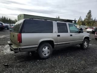 ✅ 1999 GMC Suburban • VIN: 3GKFK16RXXG541485 • Lot: 49271315. Wystawiony na Copart z przebiegiem 238 043 mil. Bezpłatny archiwum sprzedaży aukcyjnych z USA i szczegółowy raport historii pojazdu na DreamBid. Zdjęcie 3.
