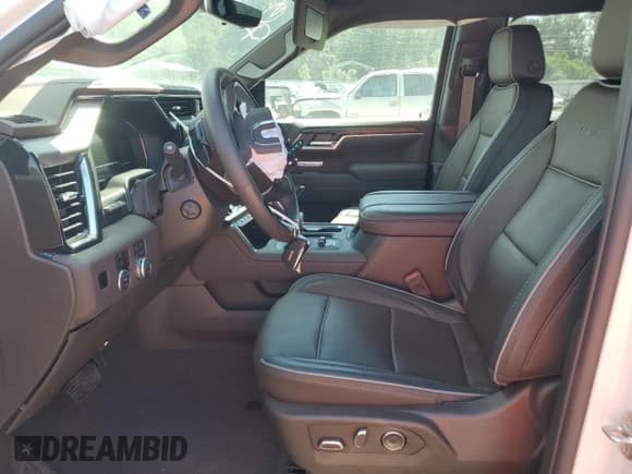 ✅ 2025 GMC Sierra 1500 Denali • VIN: 1GTUUGEL3SZ224900 • Лот: 80203745. Опубликован ранее на Copart с пробегом 3 603 миль. Бесплатный доступ к архиву аукционных продаж из США и подробный отчёт об истории автомобиля на DreamBid. Изображение 7.