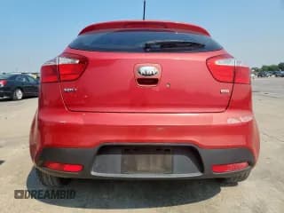 ✅ 2013 Kia Rio LX • VIN: KNADM5A32D6255812 • Lot: 81595955. Wystawiony na Copart z przebiegiem 15 023 mil. Bezpłatny archiwum sprzedaży aukcyjnych z USA i szczegółowy raport historii pojazdu na DreamBid. Zdjęcie 6.