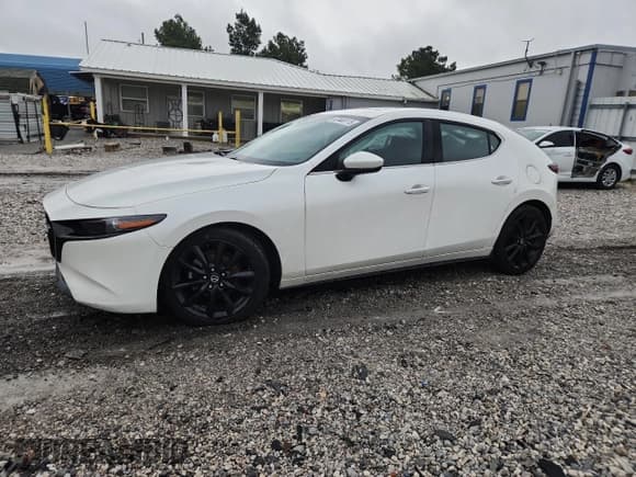 ✅ 2019 Mazda 3 Premium • VIN: JM1BPANM3K1129580 • Lot: 87449115. Listed on Copart with 53,145 mi. Free auction sales archive from the USA and detailed vehicle history report at DreamBid. Image 1.