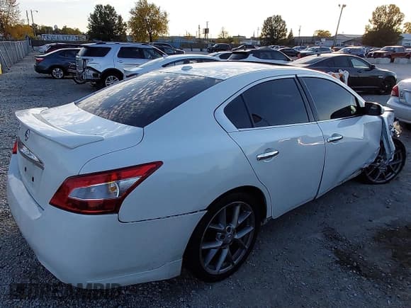 ✅ 2011 Nissan Maxima SV • VIN: 1N4AA5AP5BC862129 • Lot: 43612708. Listed on IAAI with 129,173 mi. Free auction sales archive from the USA and detailed vehicle history report at DreamBid. Image 4.