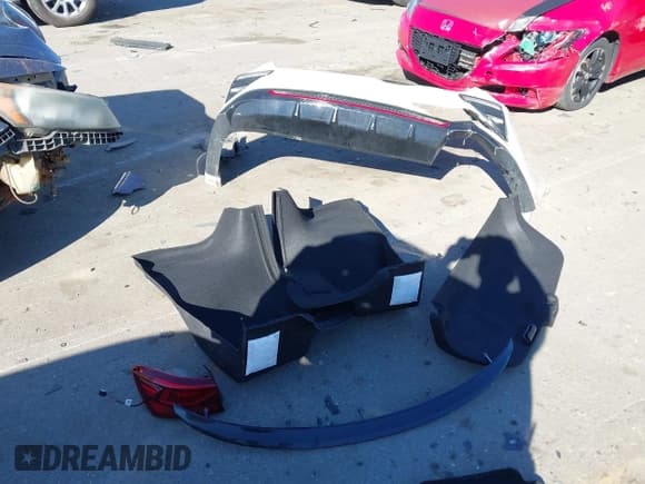 ✅ 2020 Kia Forte GT-Line • VIN: 3KPF34AD0LE158585 • Lot: 41688908. Wystawiony na IAAI z przebiegiem 51 109 mil. Bezpłatny archiwum sprzedaży aukcyjnych z USA i szczegółowy raport historii pojazdu na DreamBid. Zdjęcie 12.