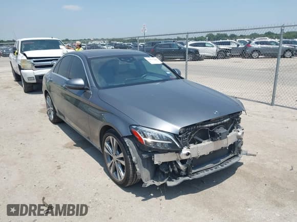 ✅ 2019 Mercedes-Benz C 300 • VIN: 55SWF8DB8KU292891 • Лот: 42902648. Опубликован ранее на IAAI с пробегом 104 221 миль. Бесплатный доступ к архиву аукционных продаж из США и подробный отчёт об истории автомобиля на DreamBid. Изображение 1.