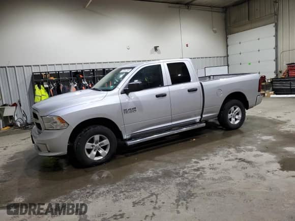 2017 Ram 1500 Express z VIN 1C6RR7FG5HS698218, wystawiony jako Copart lot #85489645 z przebiegiem 60 199 mil mil oraz Czysty tytuł • Clean title. Historia ofert i sprzedaży dostępna na DreamBid. Obrazek 1.