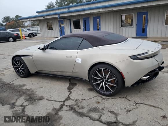 ✅ 2020 Aston Martin DB11 • VIN: SCFRMFCW5LGM08456 • Лот: 78863454. Опубликован ранее на Copart с пробегом Не указан. Бесплатный доступ к архиву аукционных продаж из США и подробный отчёт об истории автомобиля на DreamBid. Изображение 2.