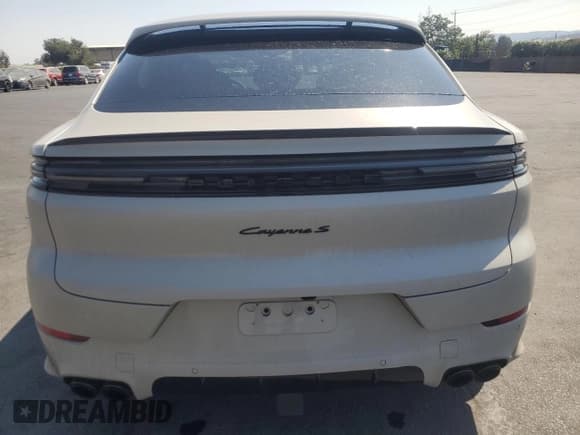 ✅ 2025 Porsche Cayenne S • VIN: WP1BL2AY9SDA39048 • Lot: 80760785. Wystawiony na Copart z przebiegiem 10 756 mil. Bezpłatny archiwum sprzedaży aukcyjnych z USA i szczegółowy raport historii pojazdu na DreamBid. Zdjęcie 6.