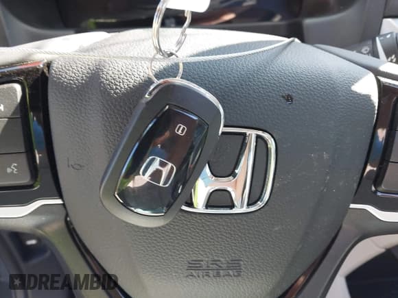 ✅ 2025 Honda Odyssey Touring • VIN: 5FNRL6H87SB051608 • Lot: 43583711. Listed on IAAI with 4,051 mi. Free auction sales archive from the USA and detailed vehicle history report at DreamBid. Image 11.