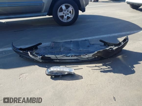 ✅ 2023 Ford Explorer ST • VIN: 1FM5K8GC8PGA61642 • Lot: 43557345. Wystawiony na IAAI z przebiegiem 11 689 mil. Bezpłatny archiwum sprzedaży aukcyjnych z USA i szczegółowy raport historii pojazdu na DreamBid. Zdjęcie 12.