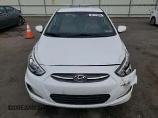 2017 Hyundai Accent SE z VIN KMHCT4AE5HU317472, wystawiony jako Copart lot #83751465 z przebiegiem 78 695 mil mil oraz Szkoda całkowita • Salvage title. Historia ofert i sprzedaży dostępna na DreamBid. Obrazek 5.
