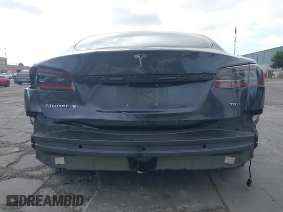 ✅ 2016 Tesla Model S 90D • VIN: 5YJSA1E26GF143035 • Lot: 43198982. Wystawiony na IAAI z przebiegiem 79 403 mil. Bezpłatny archiwum sprzedaży aukcyjnych z USA i szczegółowy raport historii pojazdu na DreamBid. Zdjęcie 6.
