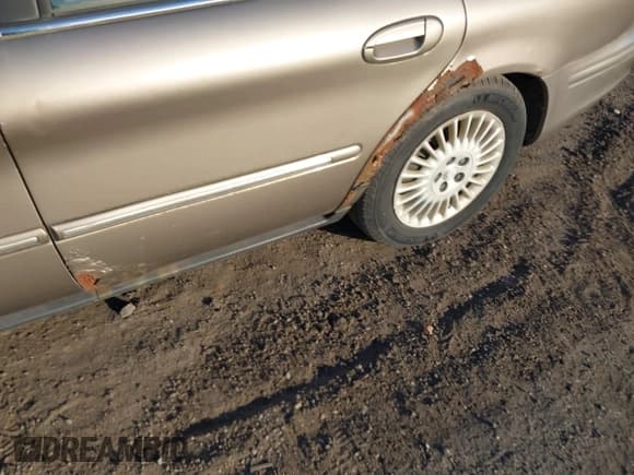 ✅ 2002 Mercury Sable GS • VIN: 1MEFM50U22G619271 • Lot: 43854888. Wystawiony na IAAI z przebiegiem 163 276 mil. Bezpłatny archiwum sprzedaży aukcyjnych z USA i szczegółowy raport historii pojazdu na DreamBid. Zdjęcie 6.