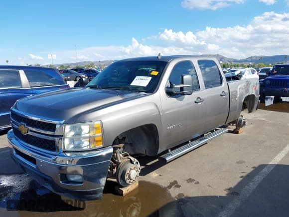 ✅ 2013 Chevrolet Silverado 2500HD LT • VIN: 1GC1KXC83DF240283 • Лот: 43266917. Опубликован ранее на IAAI с пробегом 262 519 миль. Бесплатный доступ к архиву аукционных продаж из США и подробный отчёт об истории автомобиля на DreamBid. Изображение 18.