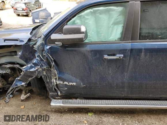 2019 Ram 1500 Big Horn z VIN 1C6SRFFT2KN594056, wystawiony jako Copart lot #86181995 z przebiegiem 81 298 mil mil oraz Szkoda całkowita • Salvage title. Historia ofert i sprzedaży dostępna na DreamBid. Obrazek 7.